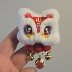 Red and White Embroidered Lion Hair Clip
